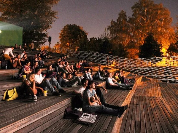 В 11 парках столицы летом будут проводить бесплатные регулярные кинопоказы